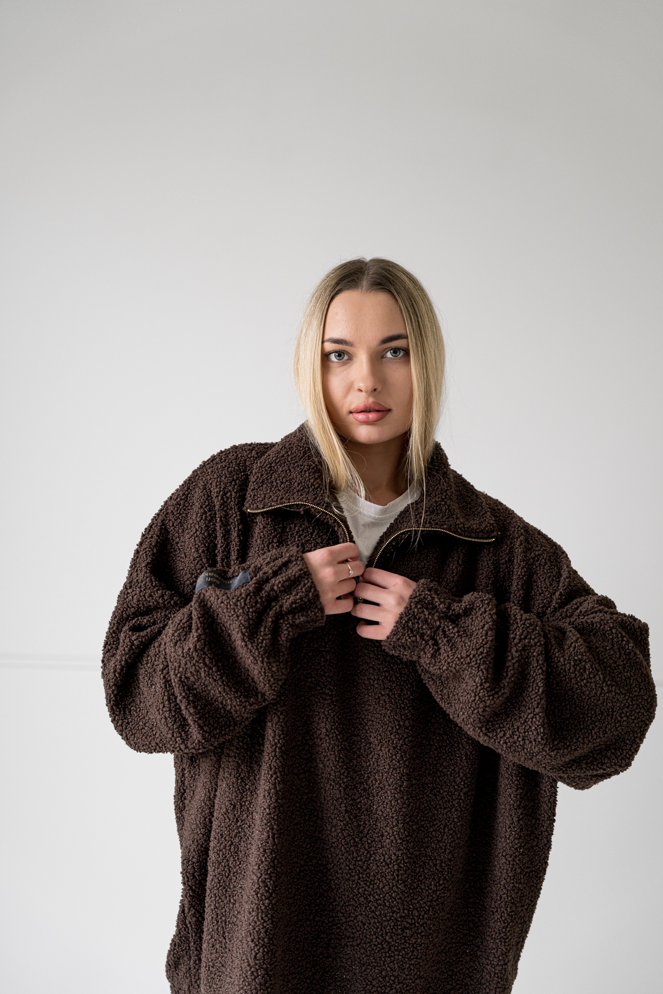 ELABÉ Teddy džemperis „Chocolate Cloud“